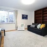 Steps From Sihlcity Free Parking Dining And Transit Apartamento Zúrich