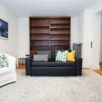 Steps From Sihlcity Free Parking Dining And Transit Apartamento *