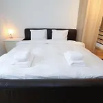 Steps From Sihlcity Free Parking Dining And Transit Appartamento *