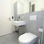 Steps From Sihlcity Free Parking Dining And Transit Apartamento Zúrich