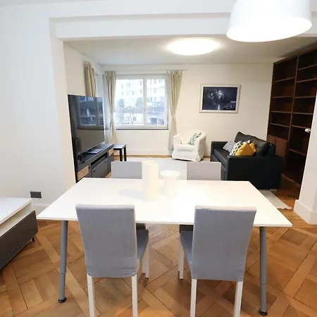 Steps From Sihlcity Free Parking Dining And Transit דירה *