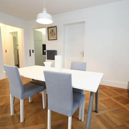 Апартаменти Steps From Sihlcity Free Parking Dining And Transit