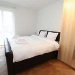 Steps From Sihlcity Free Parking Dining And Transit דירה