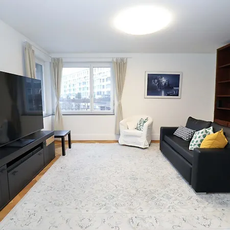 Apartmán Steps From Sihlcity Free Parking Dining And Transit